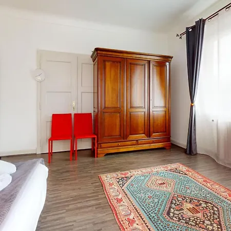 Clemenceau Avec Parking Apartment
